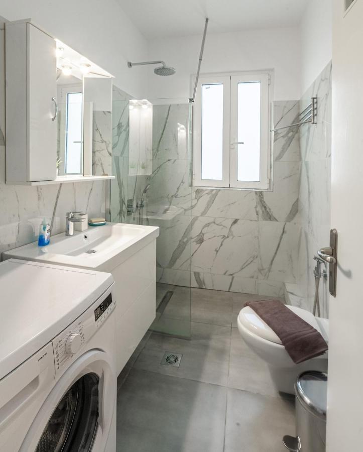 Psiri Gem From In Vivo Apartments- Spacious 1St Floor Apartment With Balcony In Athens' Historic Center Εξωτερικό φωτογραφία
