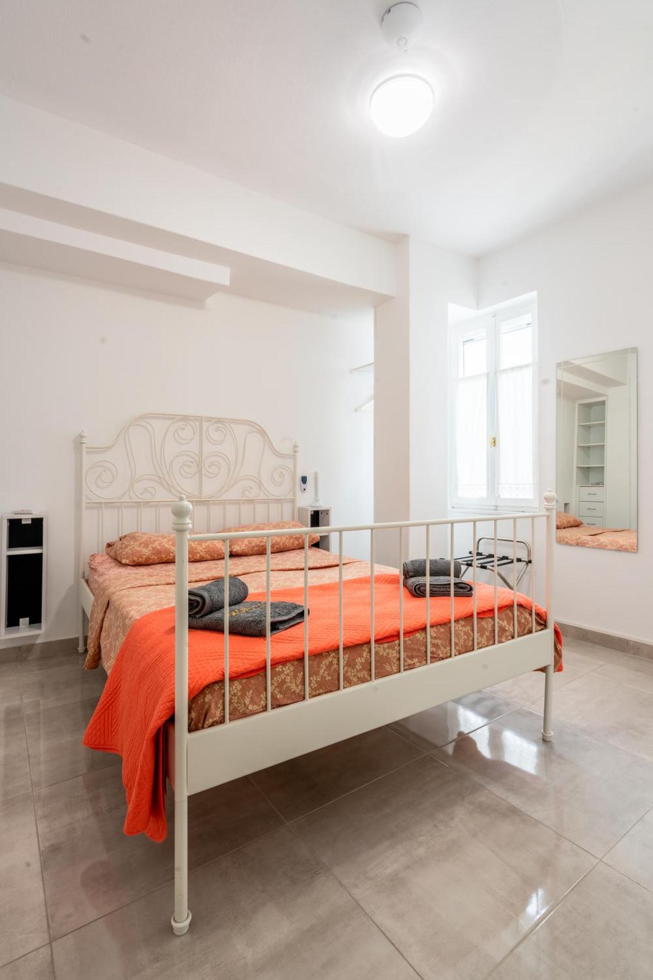 Psiri Gem From In Vivo Apartments- Spacious 1St Floor Apartment With Balcony In Athens' Historic Center Εξωτερικό φωτογραφία